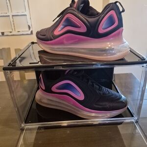 Nike Air Max 720 Black and Pink Sneakers